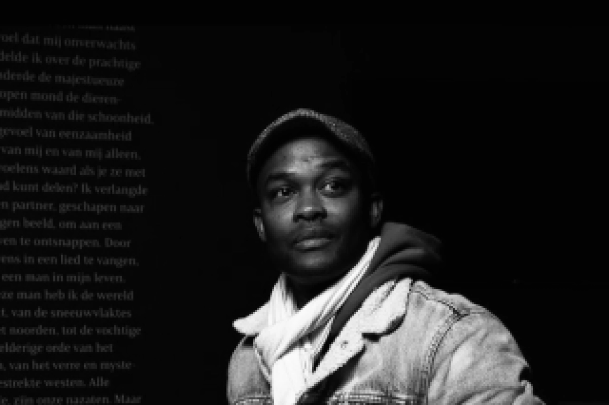 Tussen werelden, tussen lagen